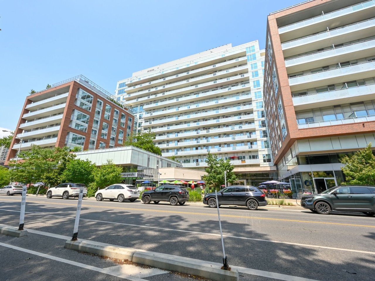 1830 Bloor St W Unit 813