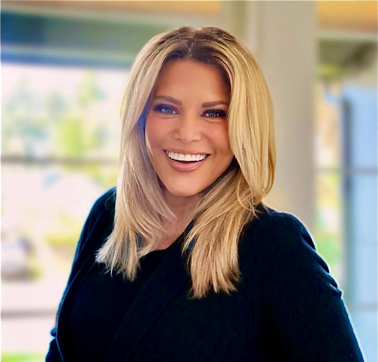 Kelly  Langston photo