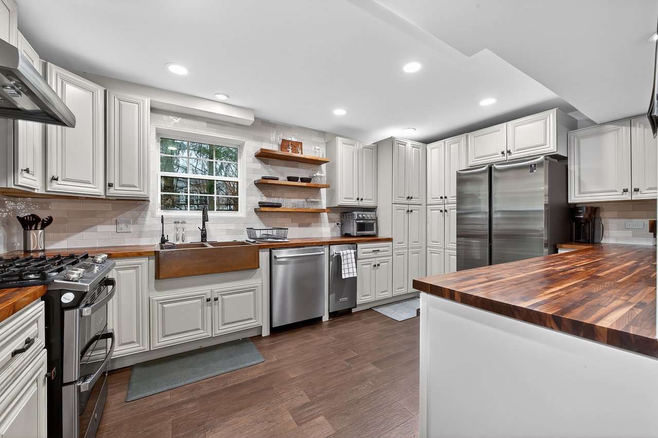 36W422 River Grange Rd, St. Charles IL. 1.3-Acre Property with Space and Privacy