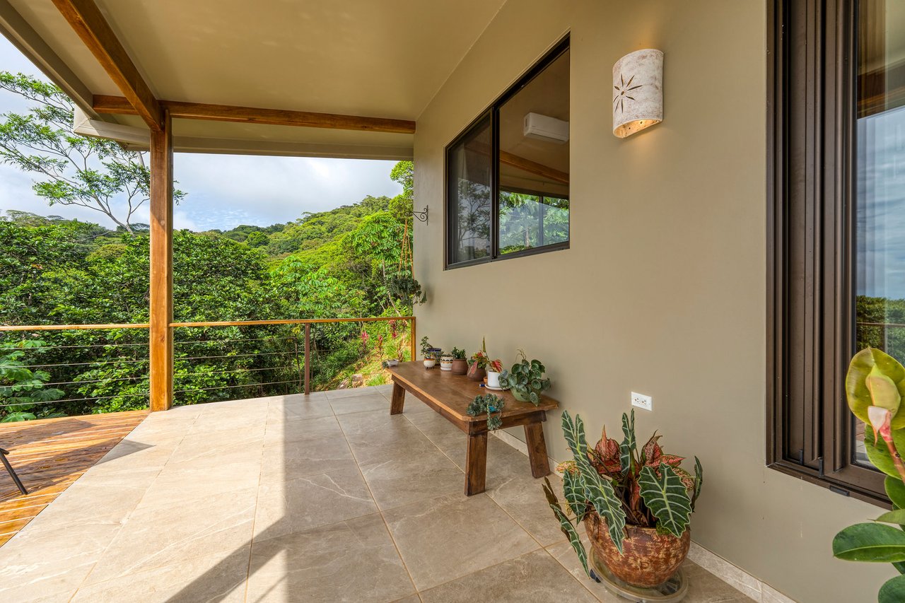 NEW PRIVATE MOUNTAIN HOME WITH OCEAN VIEWS ABOVE LAGUNAS