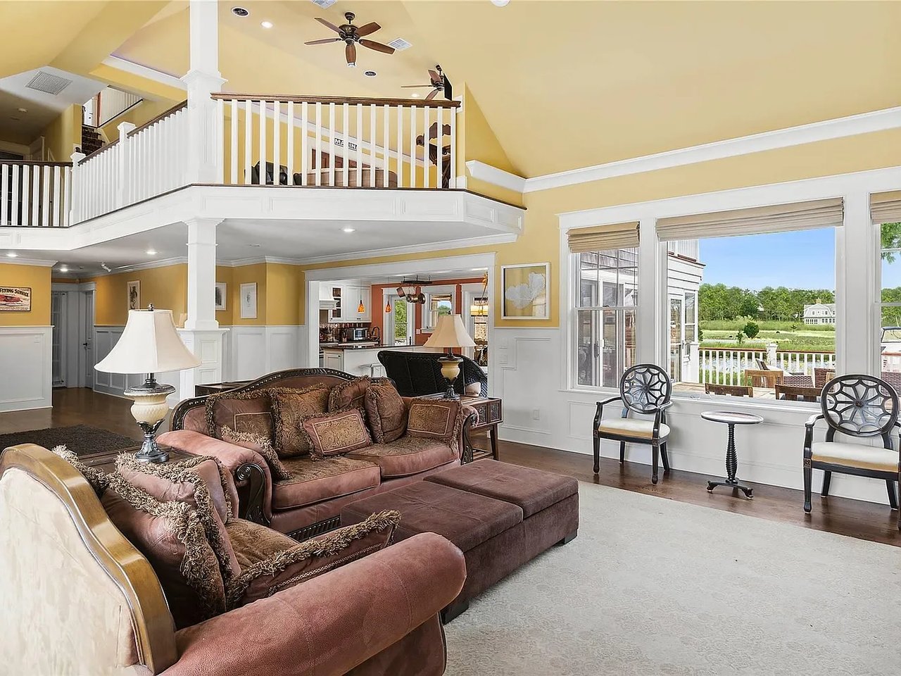 32C Honeysuckle Ln