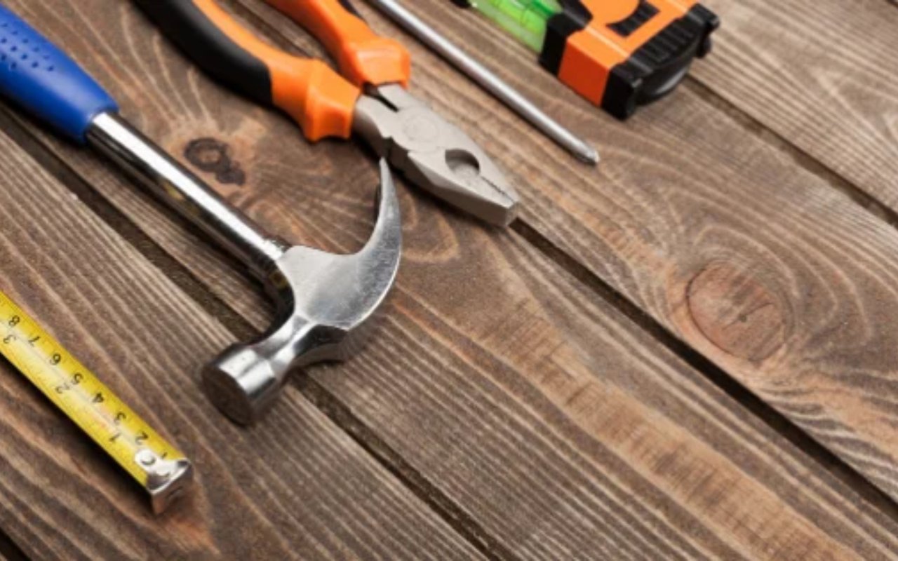 8 Repairs to Make Before Selling