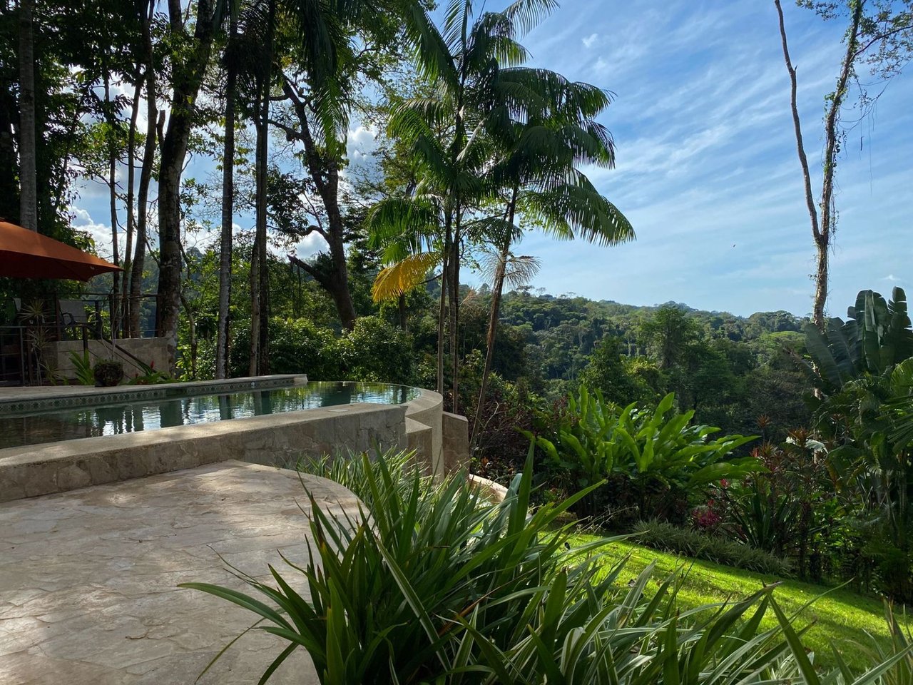 Jungle Villa with Infinity Pool, Uvita, Puntarenas