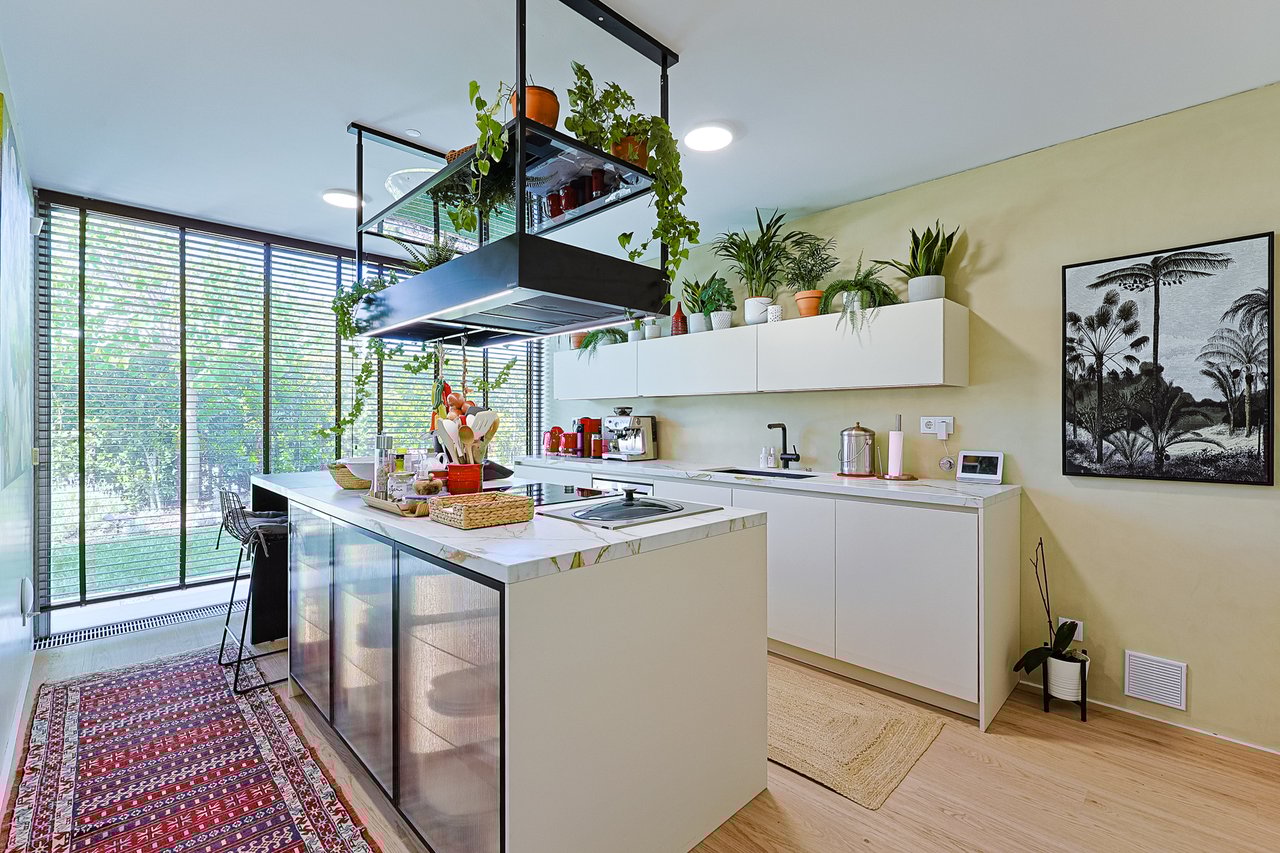 “The Green Villa” – Elegant Luxury Villa with Pool in Carnaxide, Oeiras