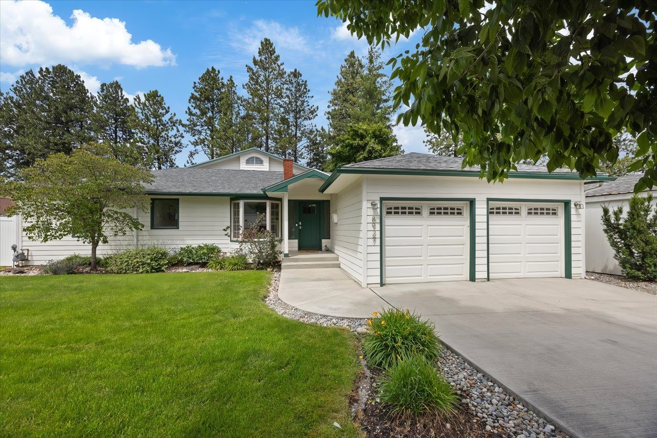8927 E South Riverway Ave Millwood, WA, 99212