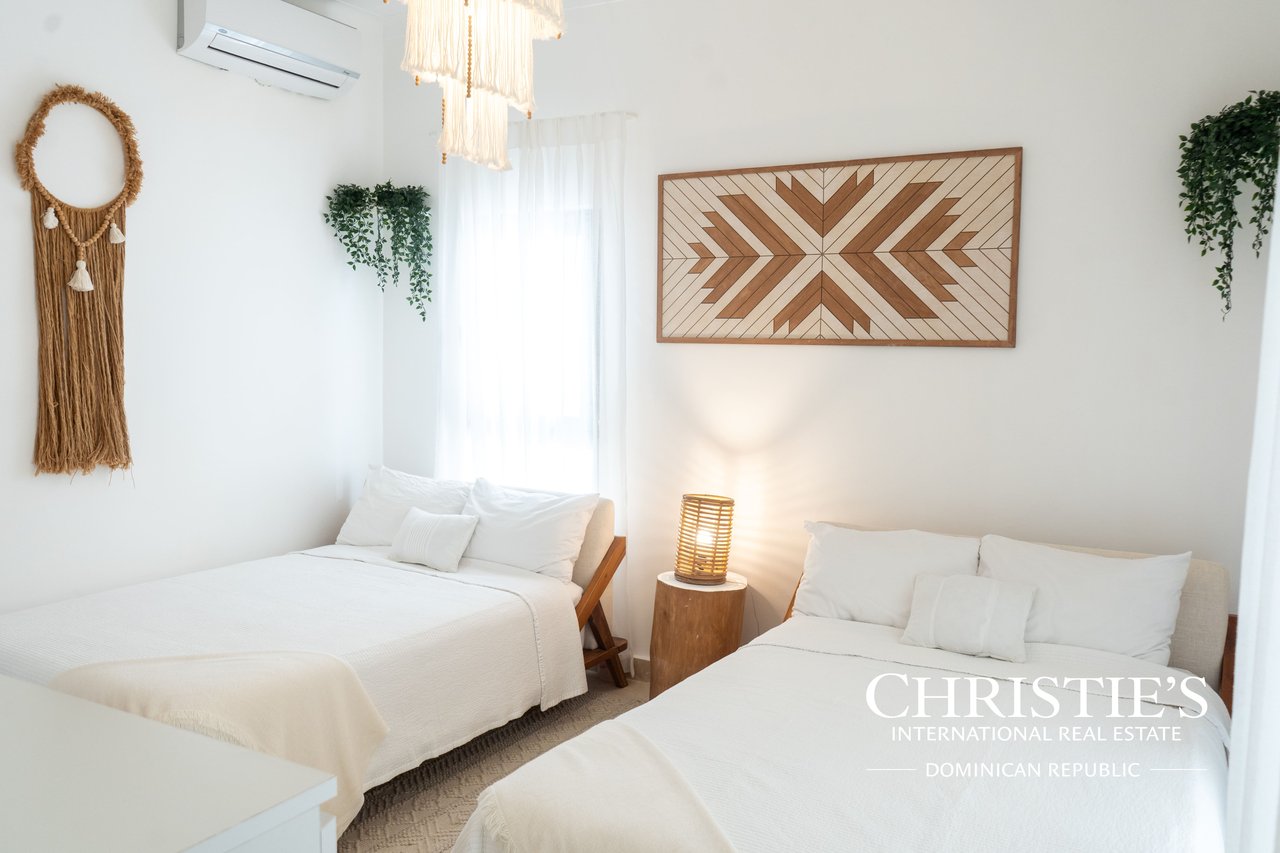 Sunrise Penthouse, Terrenas