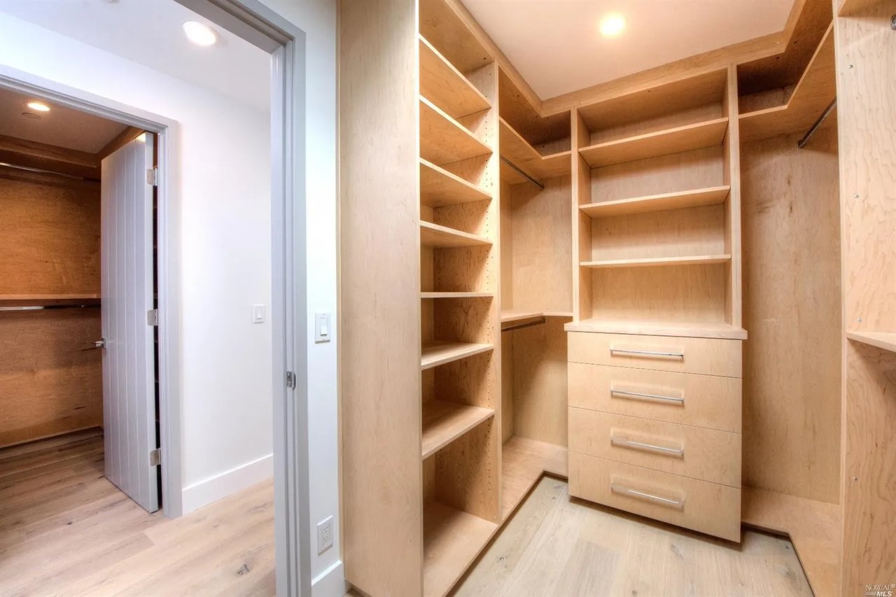 51 Loring Ave