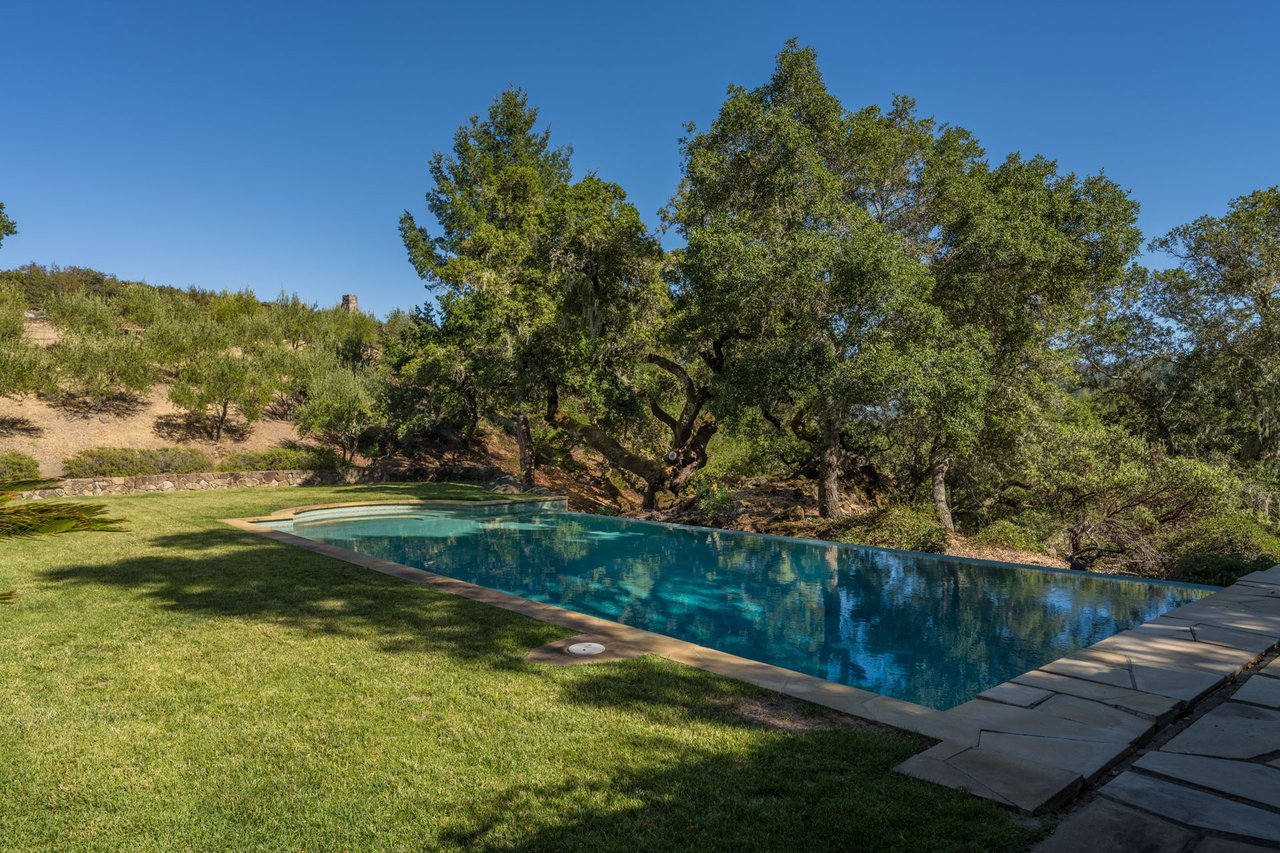 Oakville Vineyard Estate