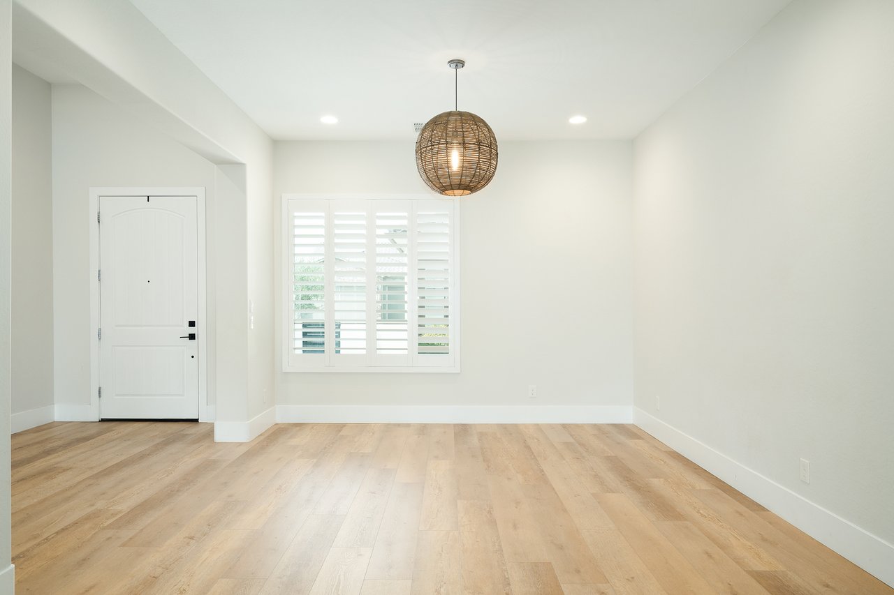 5537 E VIA CABALLO BLANCO