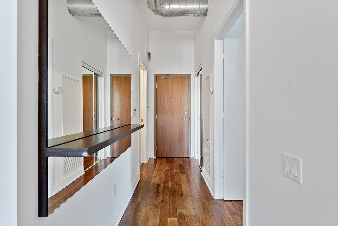 2191 Yonge Street Unit: L7