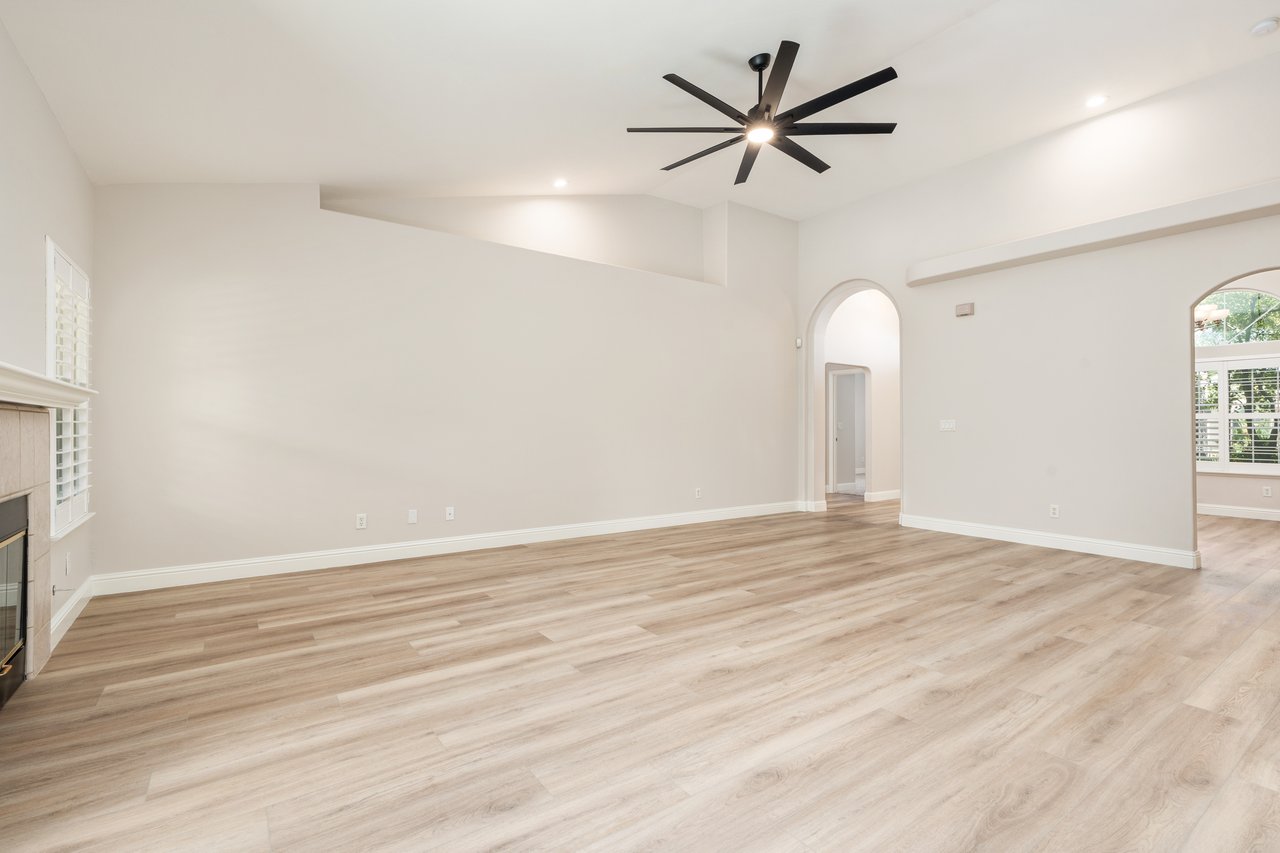 5049 W Locust Ave