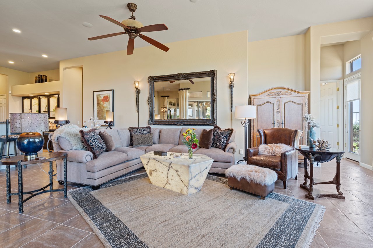 9812 E ROADRUNNER Drive