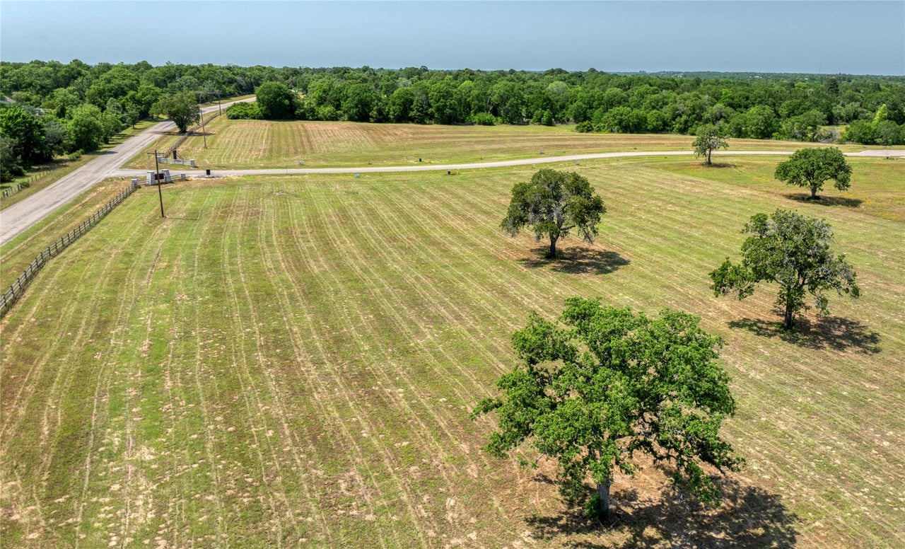 140 Bellwood Lake Lane, Bellville, Texas, 77418 Austin County