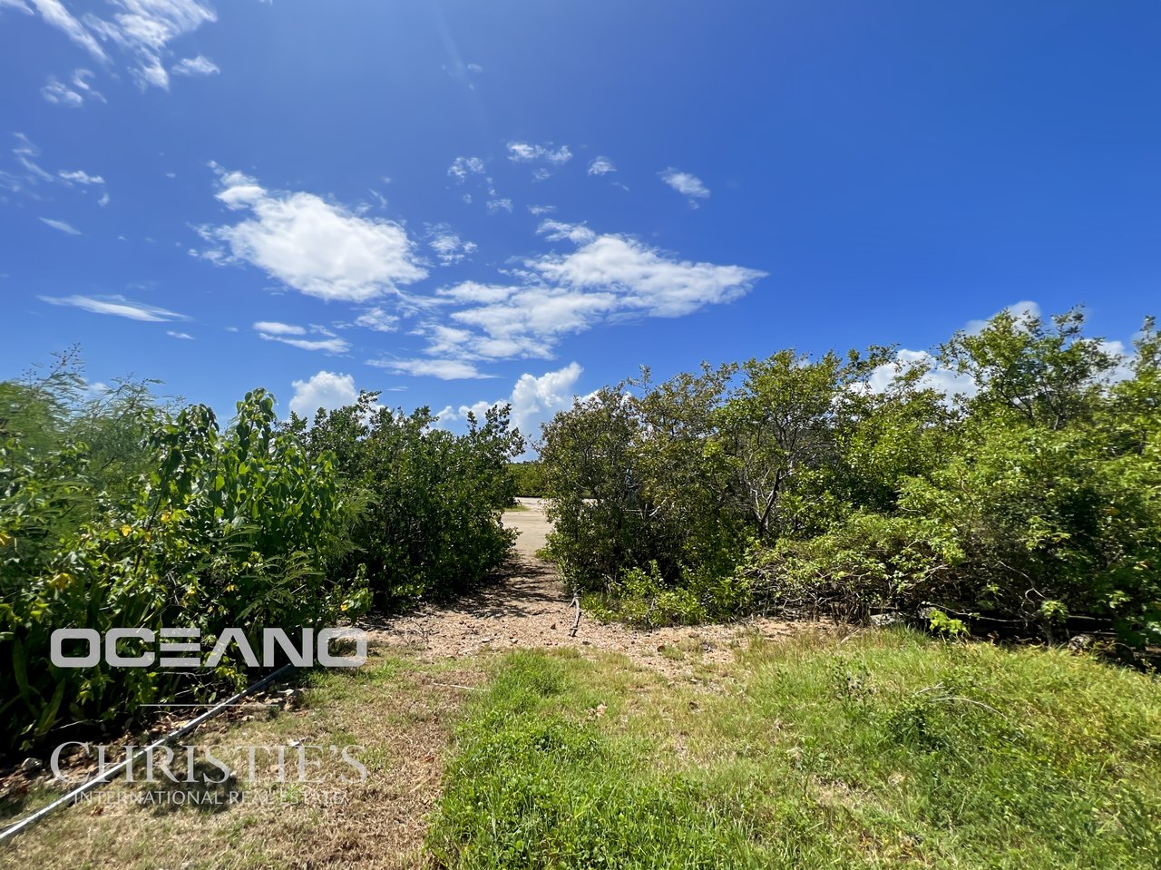 3 BEDROOMS - LARGE GARDEN - CUL DE SAC