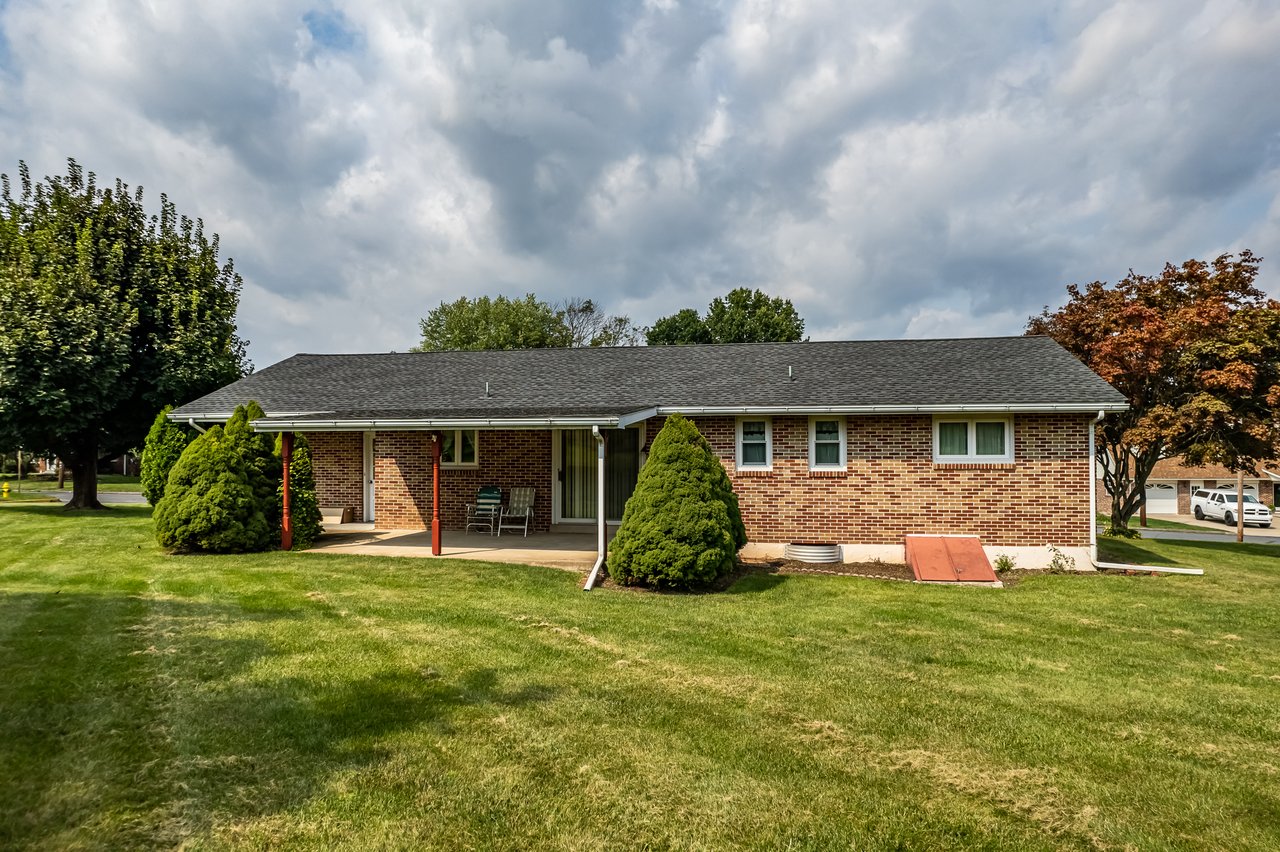 928 Dogwood Lane