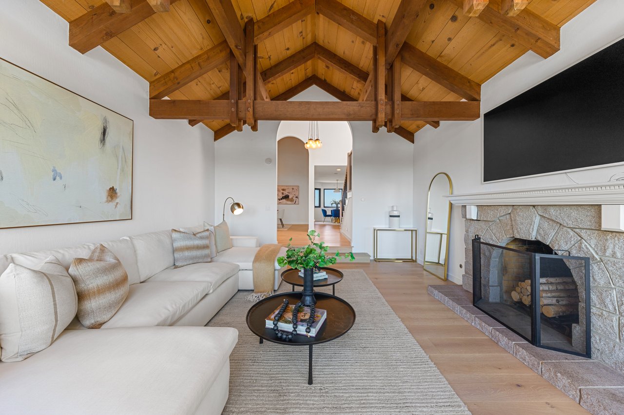 Stylish View Home on a Cul-De-Sac