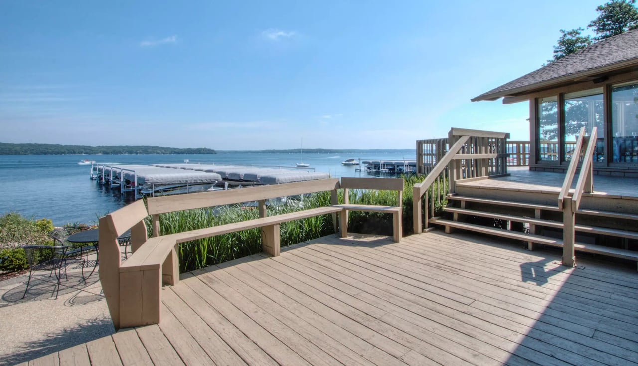 158 Abbey Springs Dr