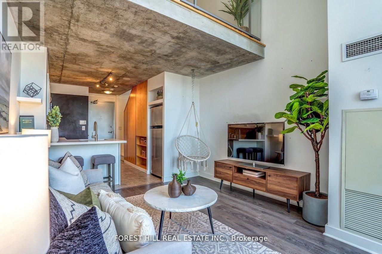 255 Richmond St E, #816