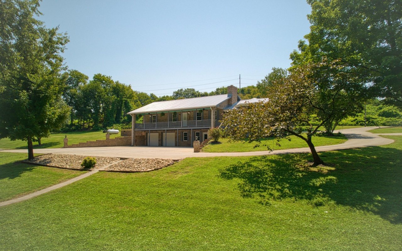 Wallace Luxury Spotlight | 1311 Andrew Johnson Highway Strawberry Plains, TN 37871