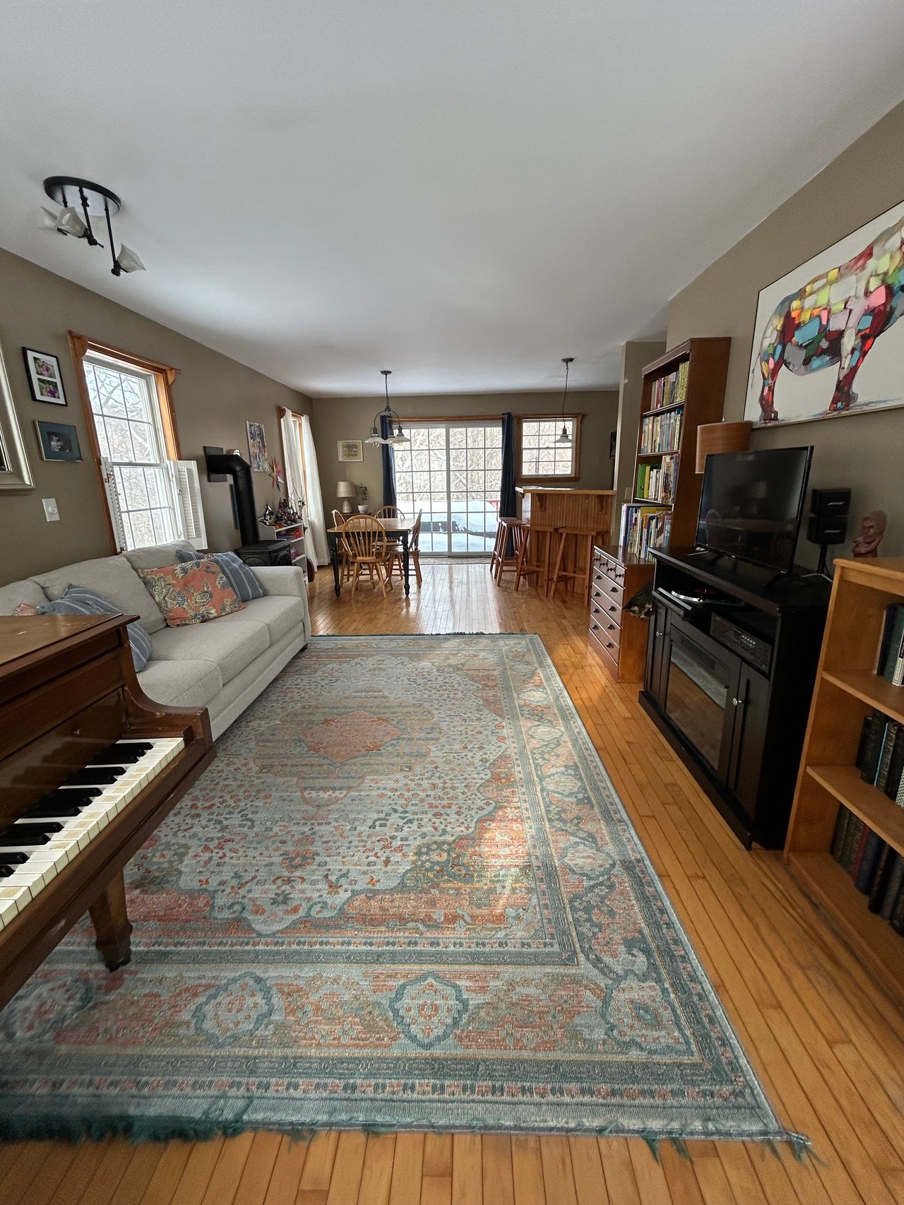 56 Lake Av, Rockland