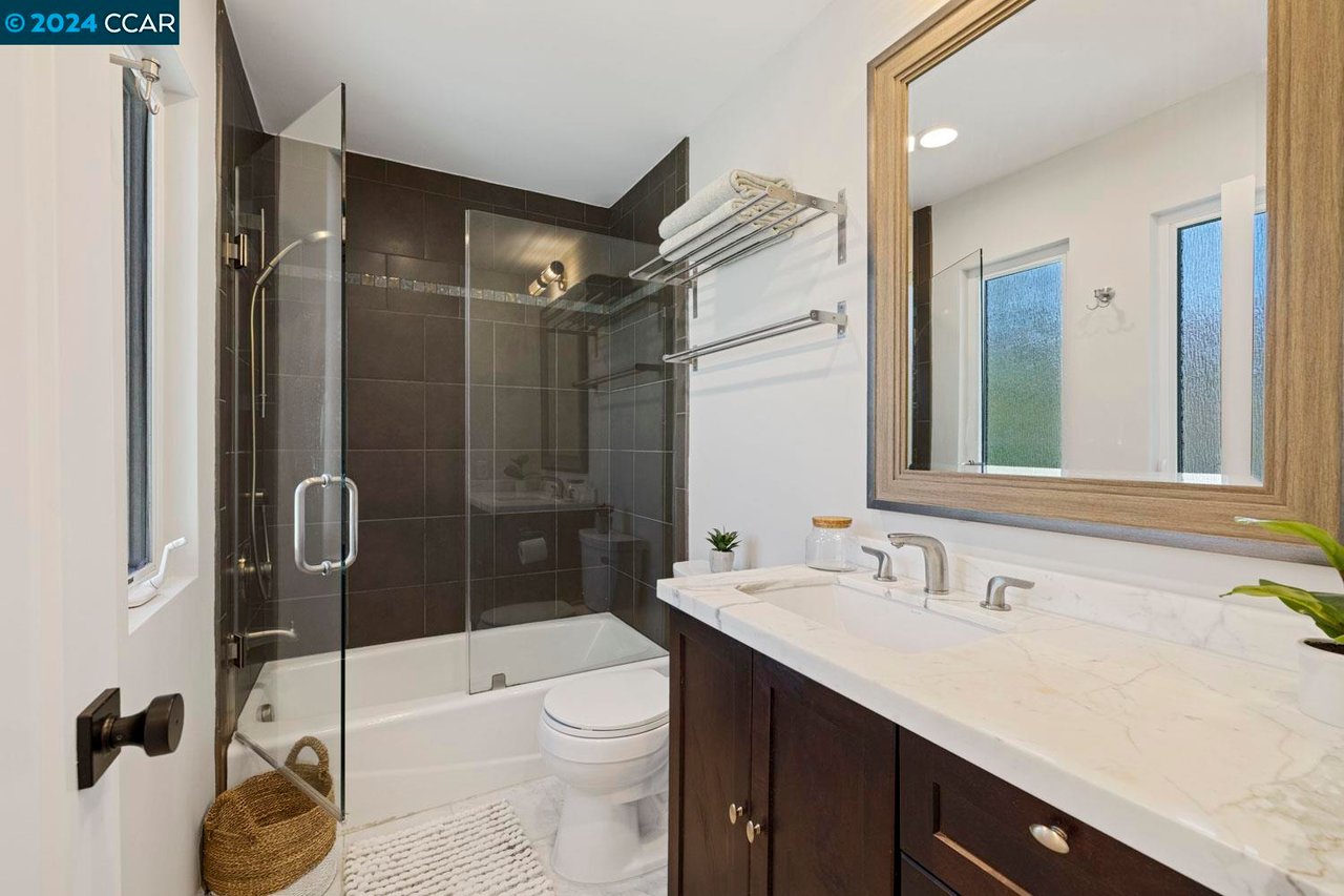 10 Doral Dr