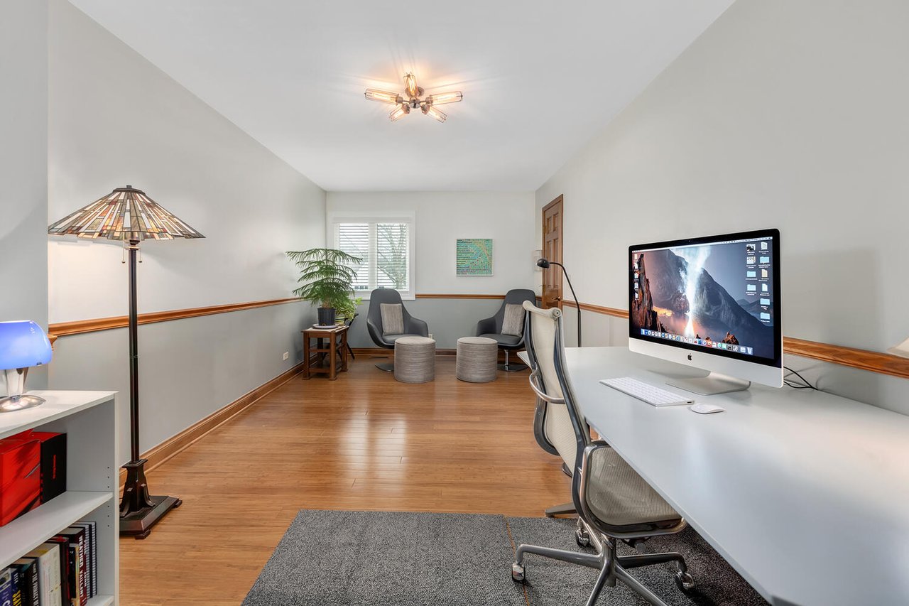 412 Lawrence Avenue Glen Ellyn | Walk to Downtown | No HOA Townhome | Joe Soto @ RE/MAX