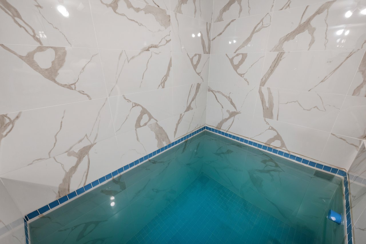 Beautiful Huge Home In Monticello