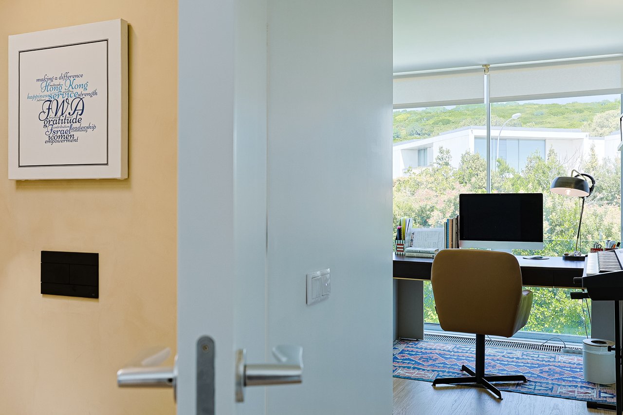 “The Green Villa” – Elegant Luxury Villa with Pool in Carnaxide, Oeiras