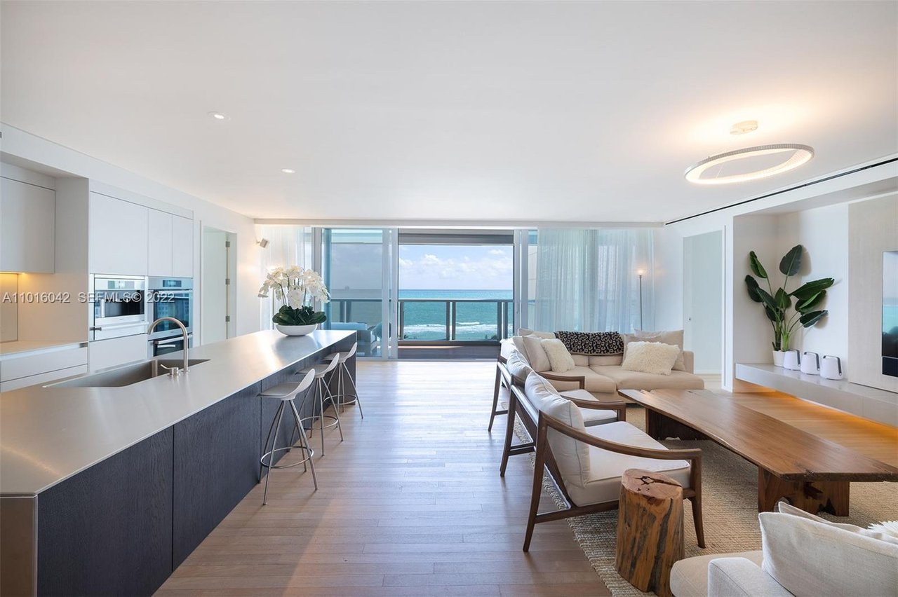 2901 Collins Ave, #901