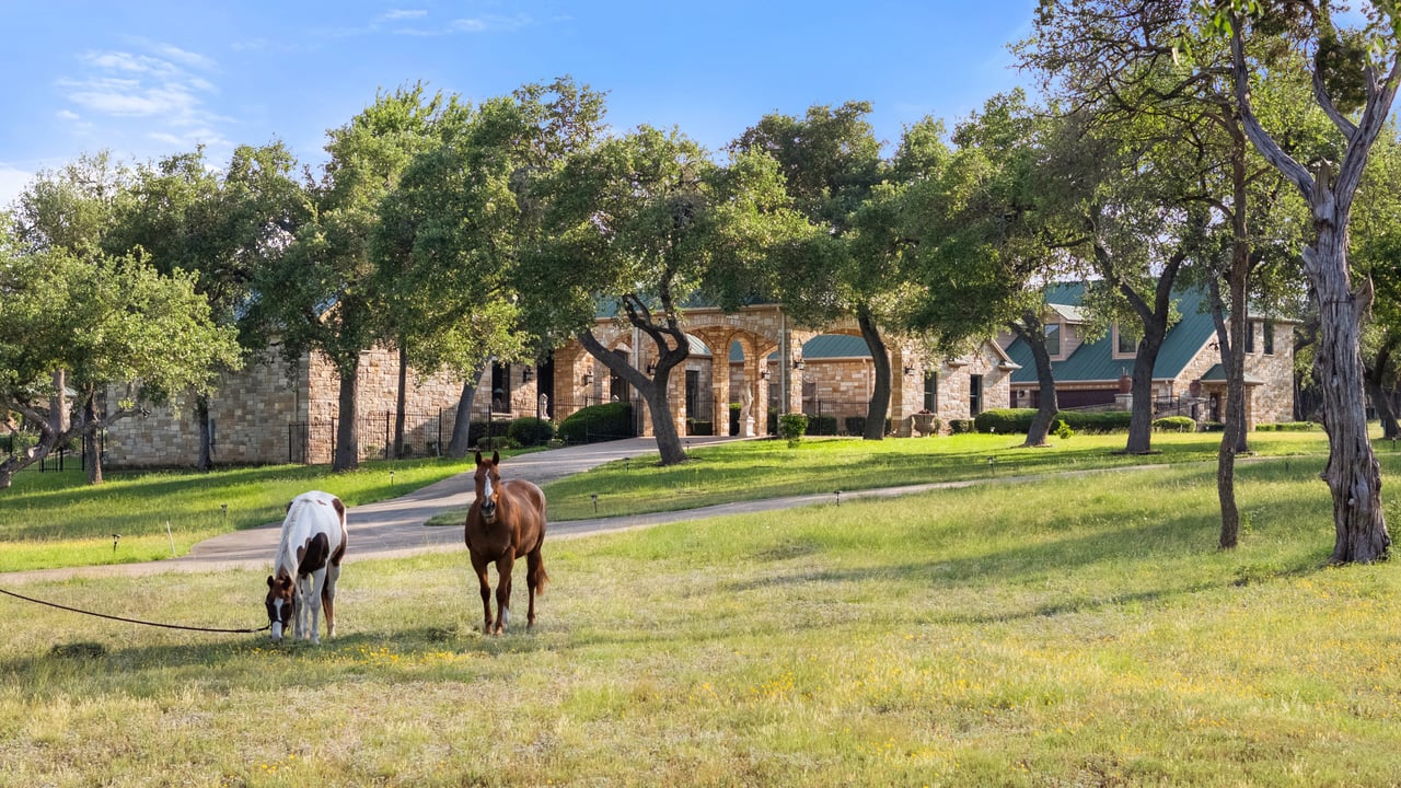 32 Acre Estate