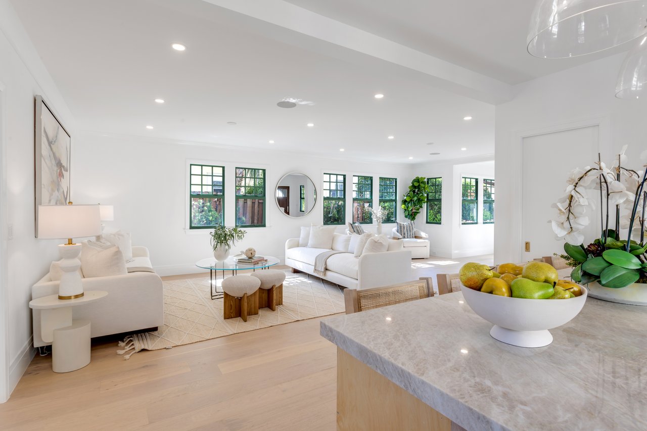 Charming Like New Residence In Town