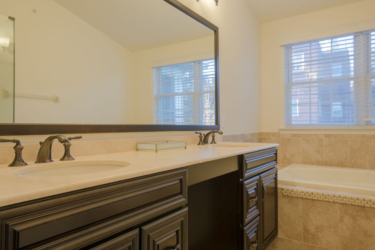 21 Woodstone Cir