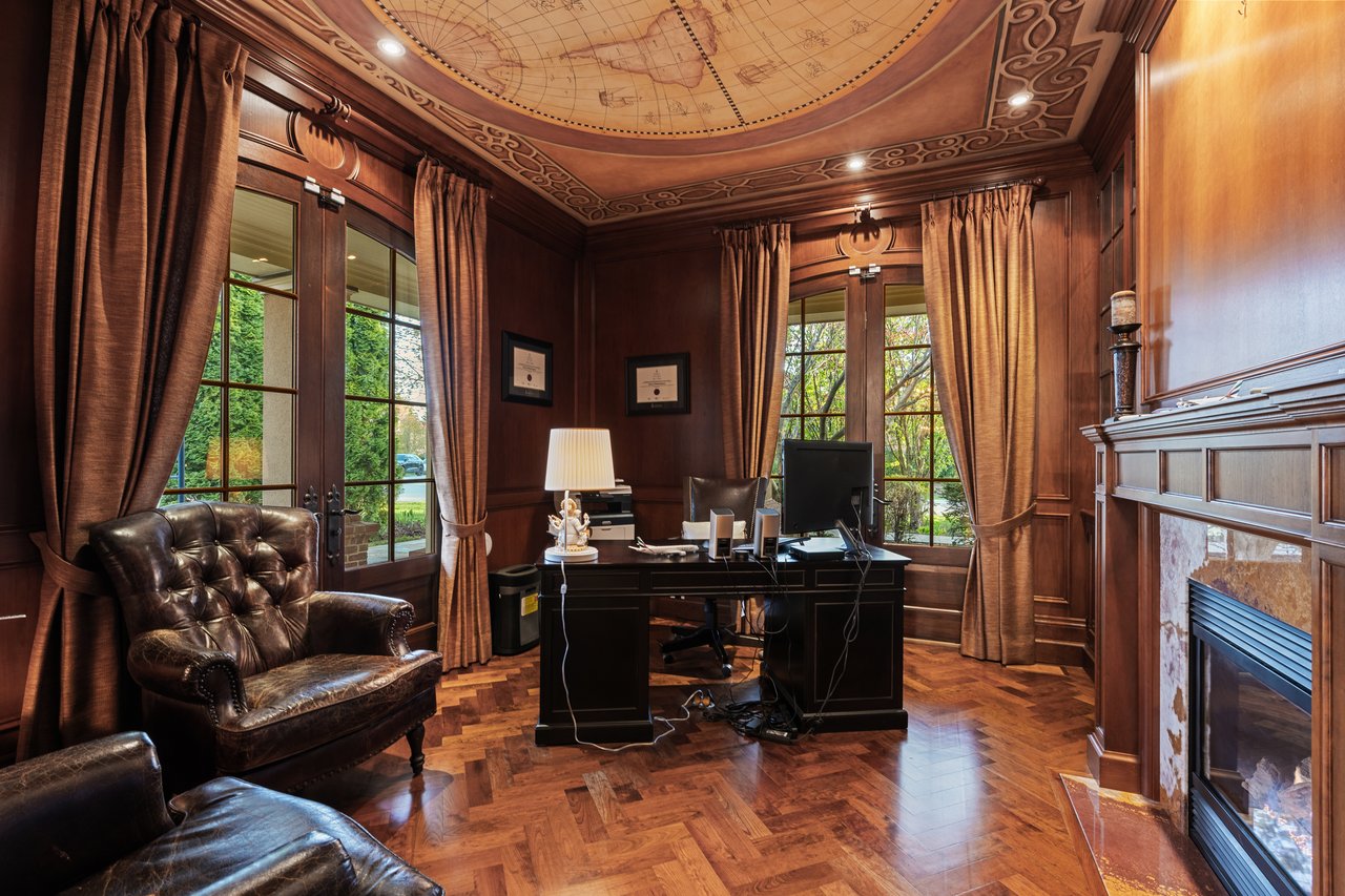 1081 Argyle Drive, Oakville