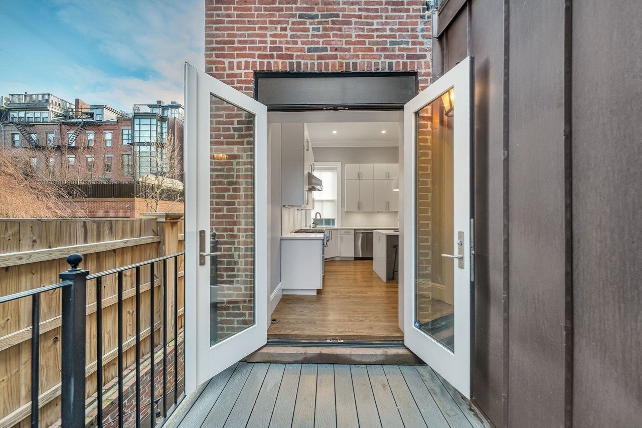 327-329 Shawmut Ave. Unit 1