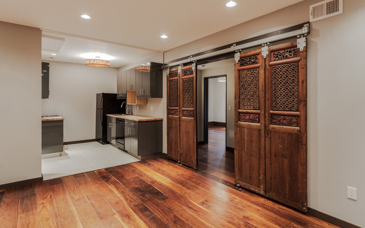 437 University Avenue