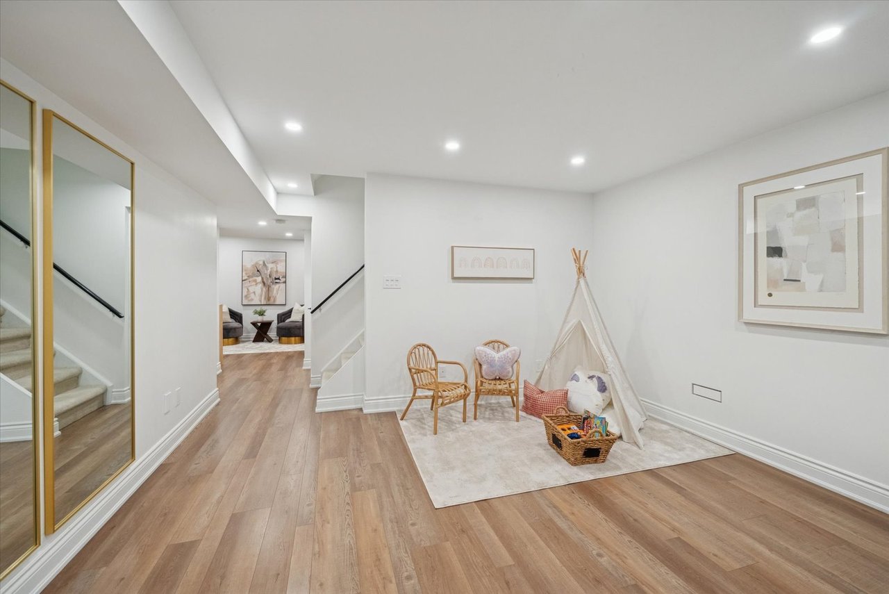 77 Fred Silvester rd