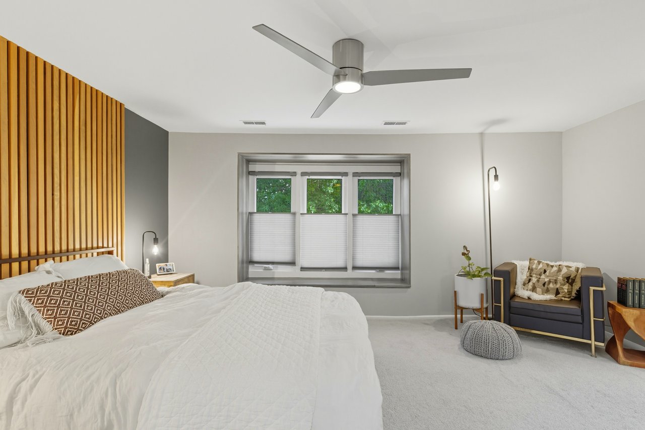 Turnkey 2 Bed Townhome plus Den & Designer Finishes 