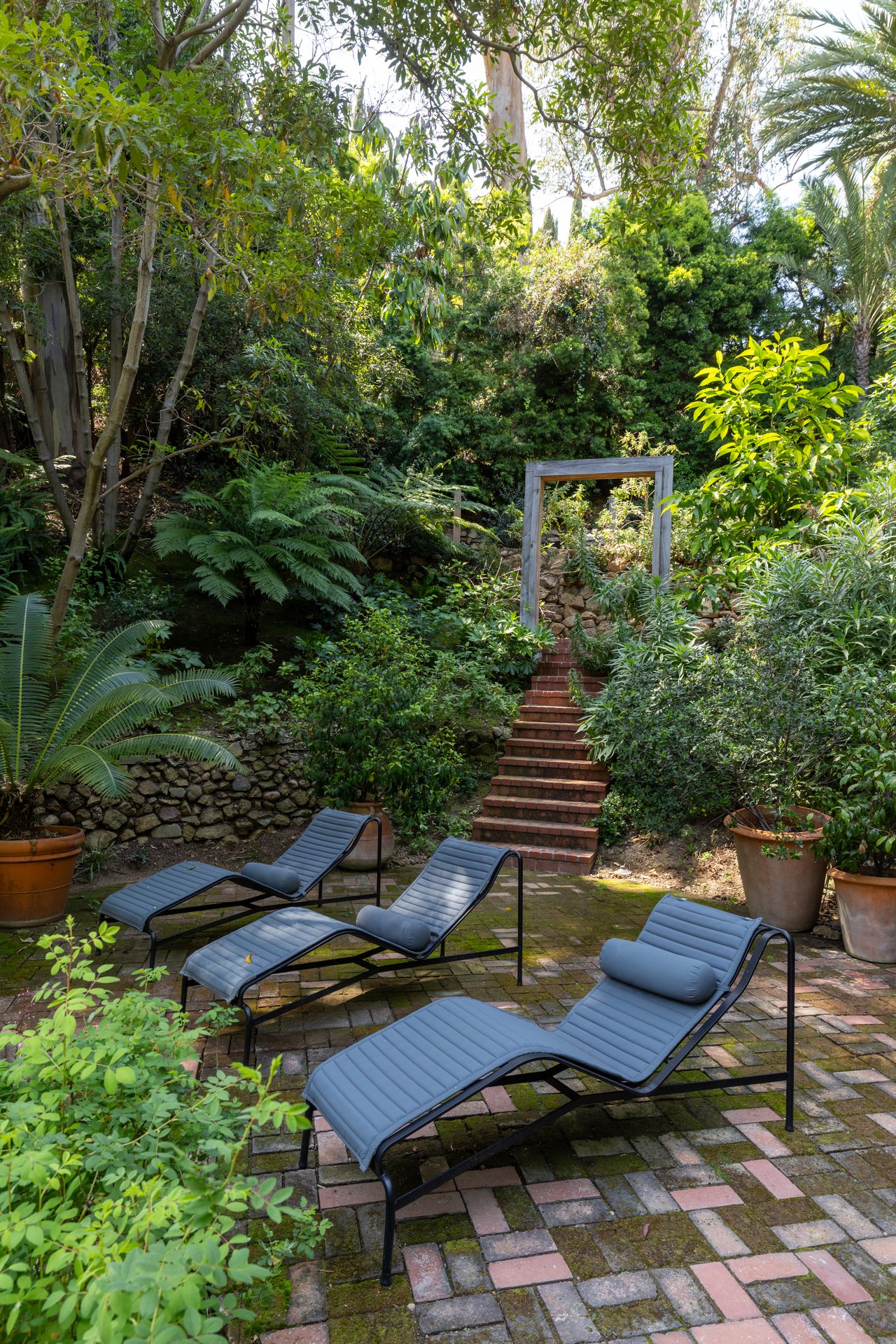 6964 Los Tilos Rd, Hollywood Hills