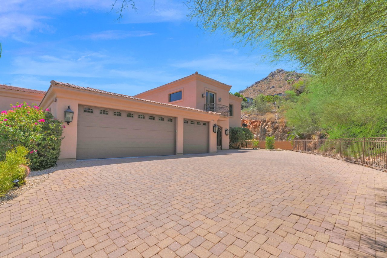 4141 E LAKESIDE Lane