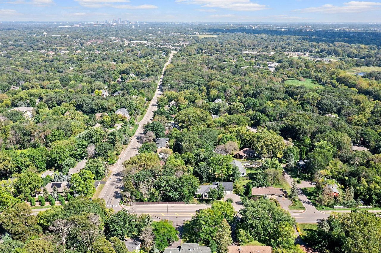 Updated Rambler in the Heart of Minnetonka