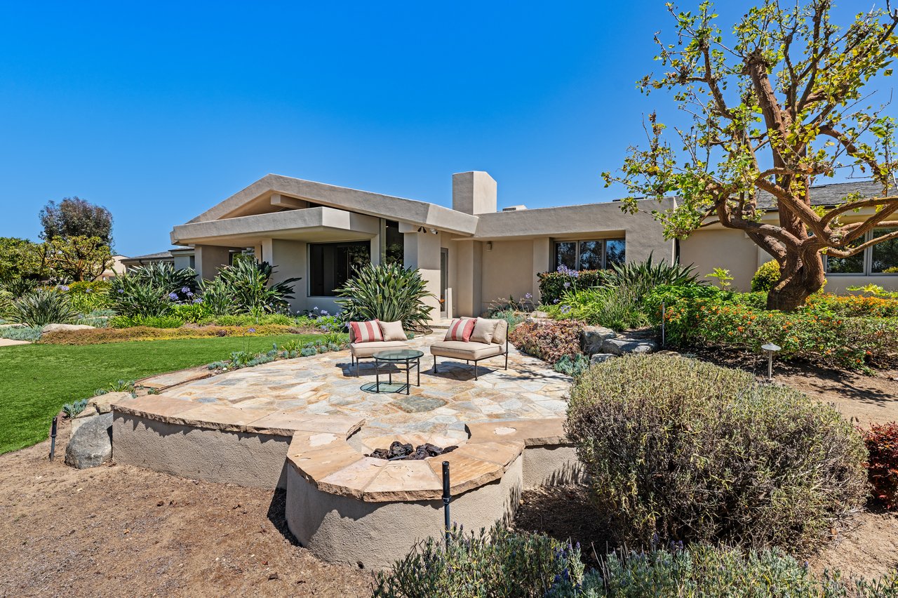 A Rancho Santa Fe Estate with Commanding Lake Views