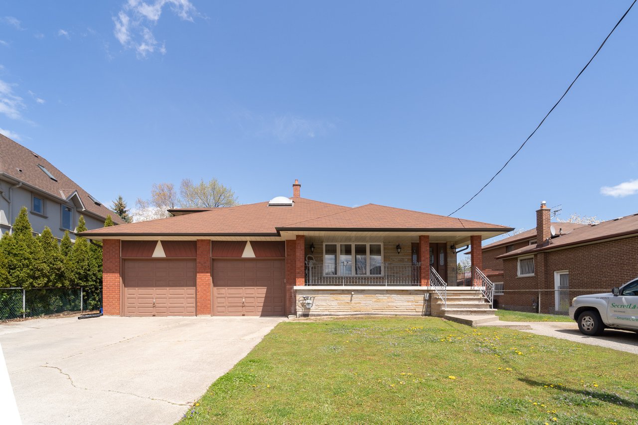 1351 Haig Blvd