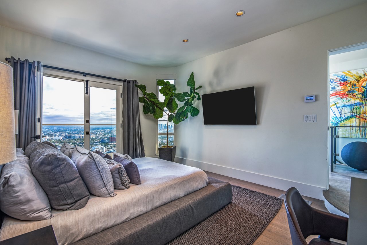 8572 Hillside Ave, Sunset Strip