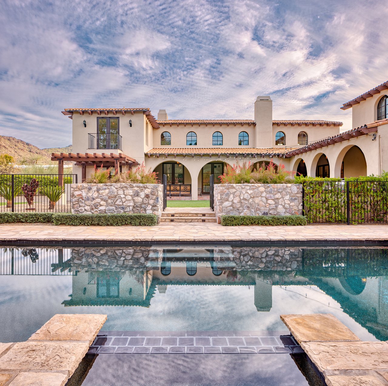 8243 N MOCKINGBIRD Lane