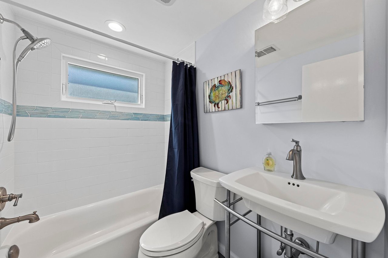 229 Merivale Ave. (1st and 2nd floor), Beach Haven