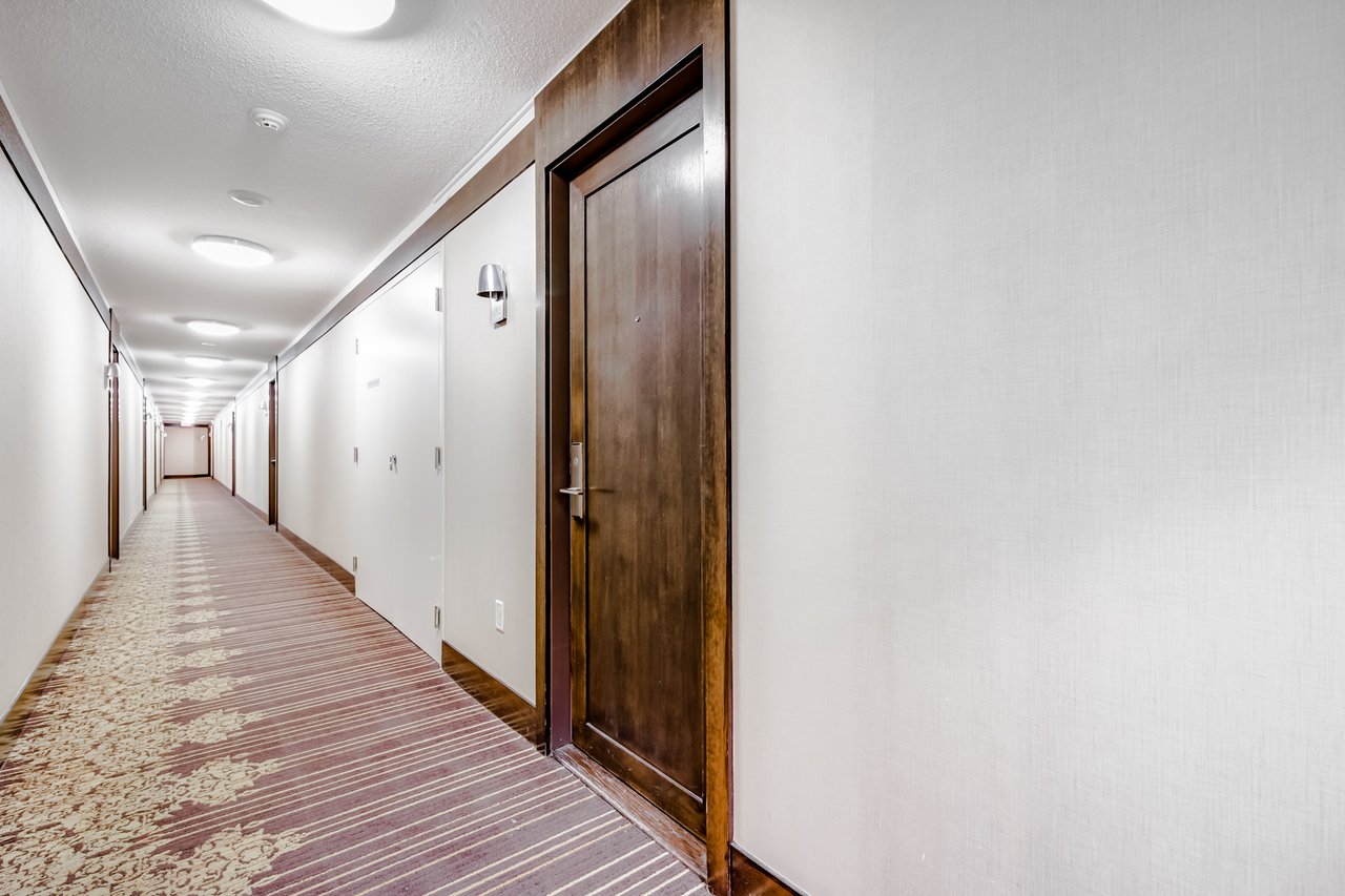 20 Blue Jays Way Unit 1705