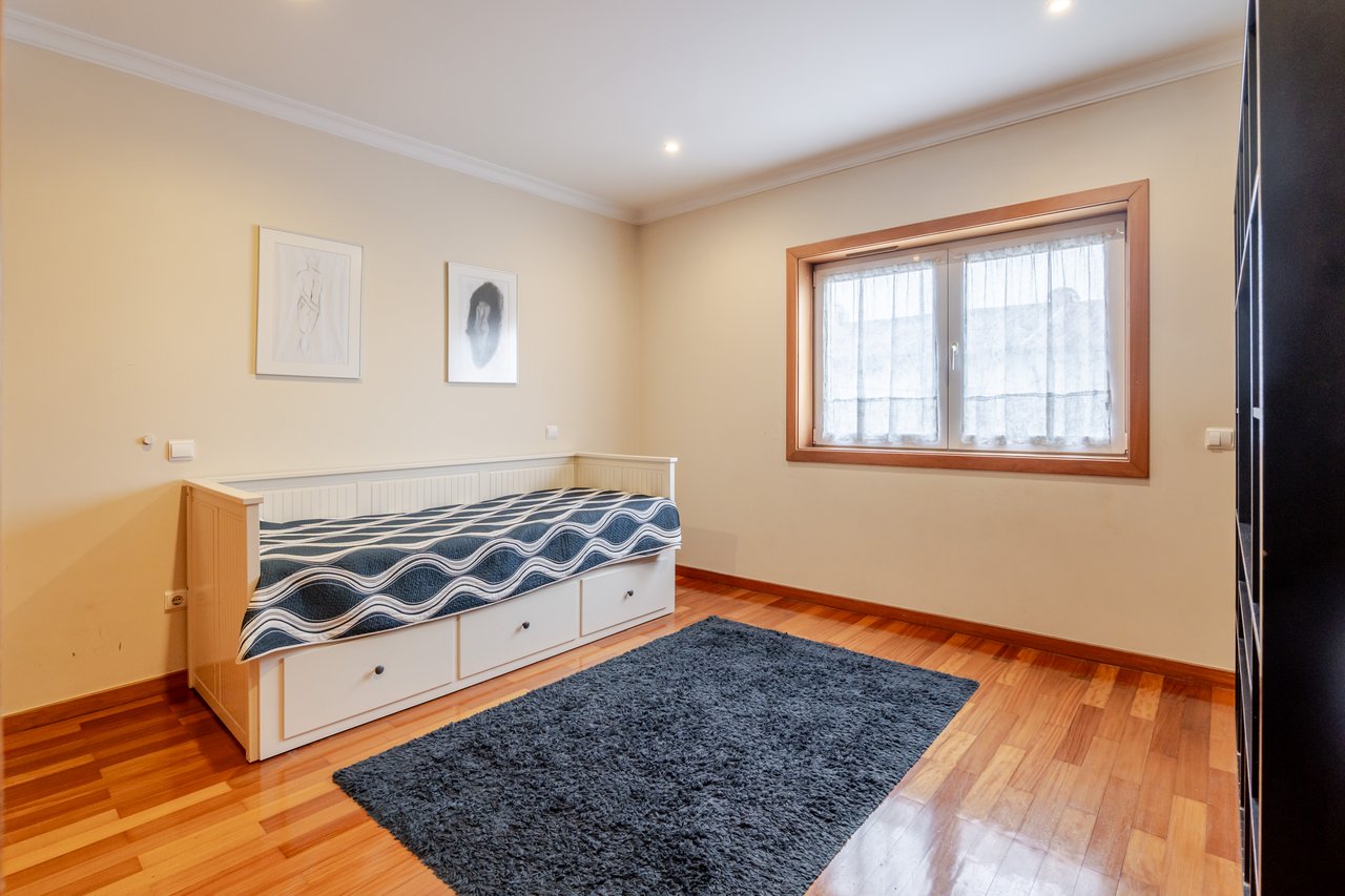 Luxury Four-bedroom Villa in Porto