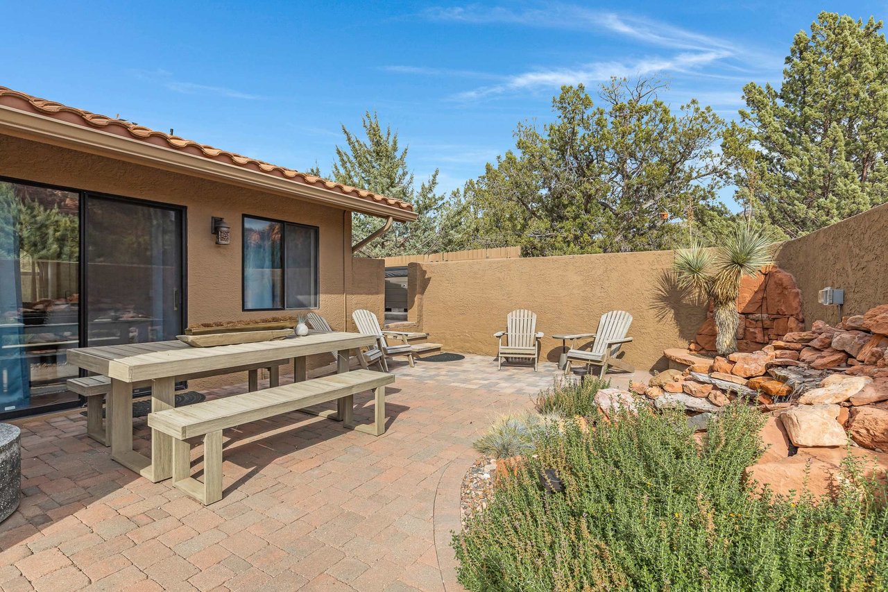 Mammoth Rock Lodge-New Family Home Remodeled, 2 Hot Tubs & Game Room