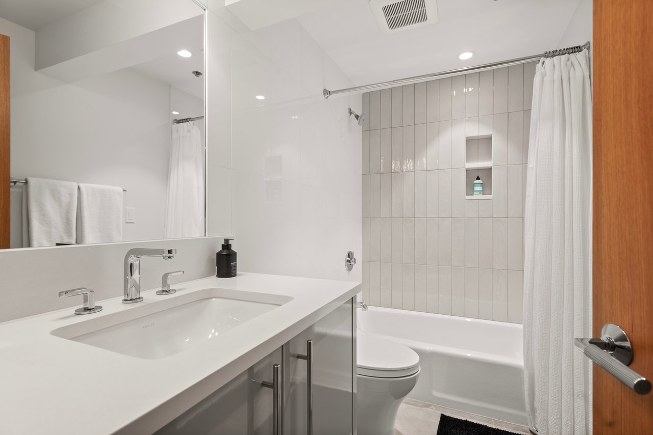 Newly Remodeled Core Condo with Aspen Mountain Views