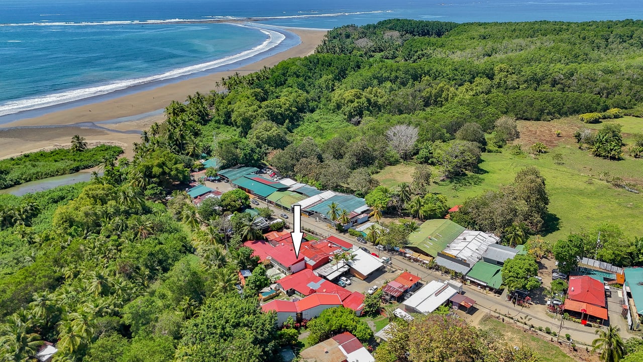 Fully equipped 4 Unit Apartment/Hotel complex 70 meters from the entrance to world-famous Marino Ballena National Park